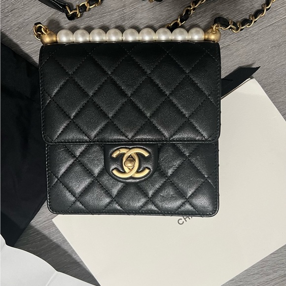 Chanel Pearl Limited Edition Crossshoulder Bag (New with receipt) - Picture 2 of 9